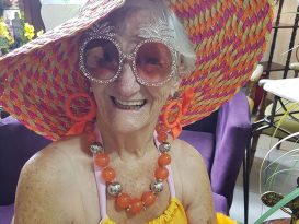 At age 78, Grandma of Brazil becomes an influencer of fashion and behavior on Instagram