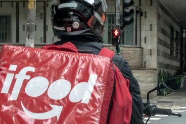 A motoboy in São Paulo delivering food